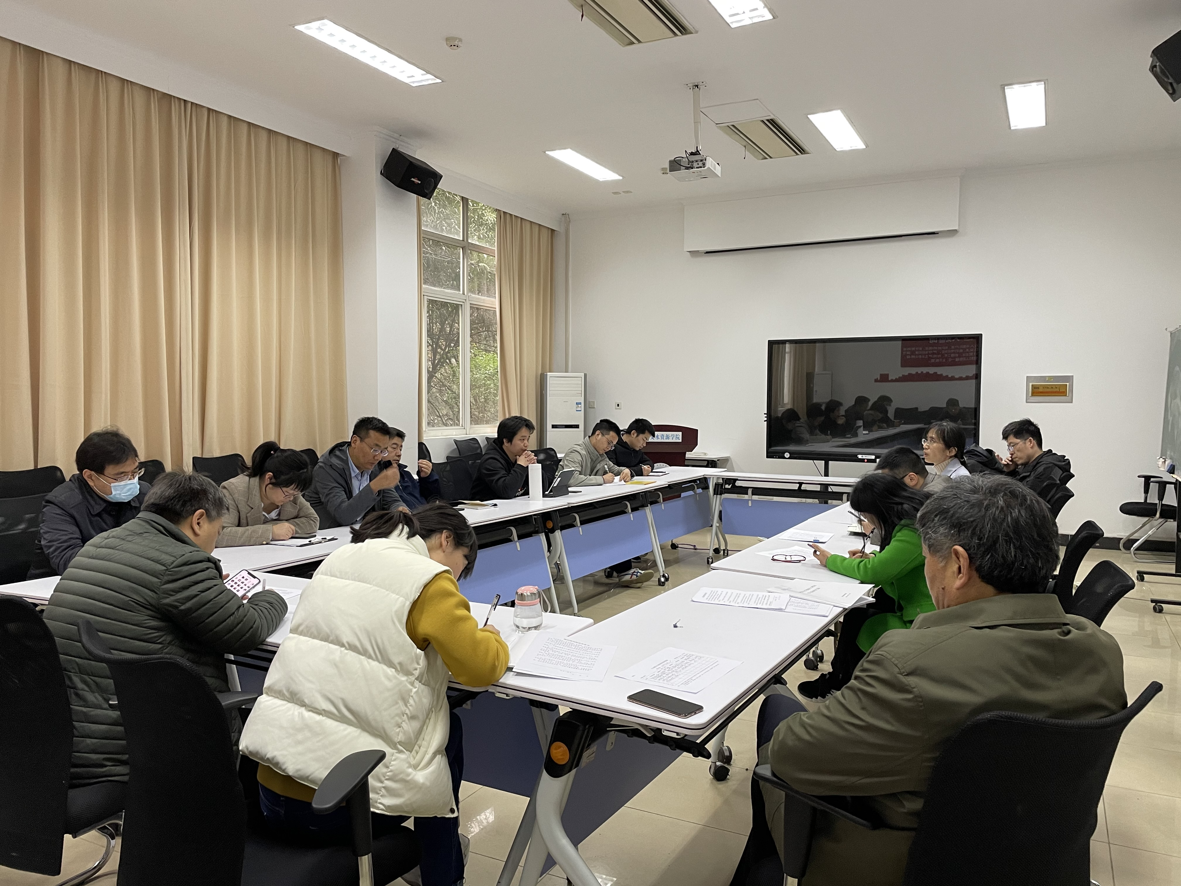 砥砺初心使命，汲取奋进力量——妖精视频
2020级水文一班、水文三班硕士生党支部开展主题党日活动