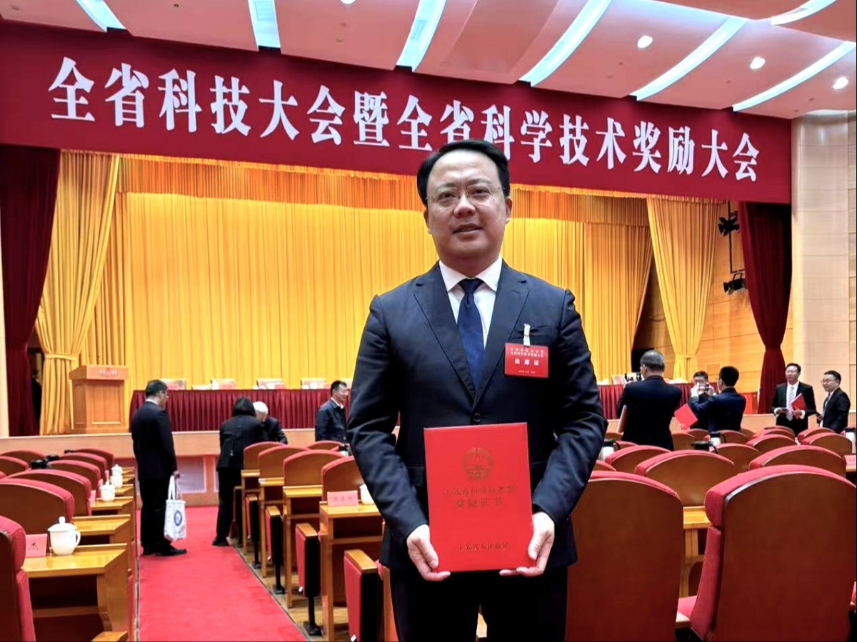 妖精视频
鲁春辉教授荣获2023年度江苏省青年科技杰出贡献奖
