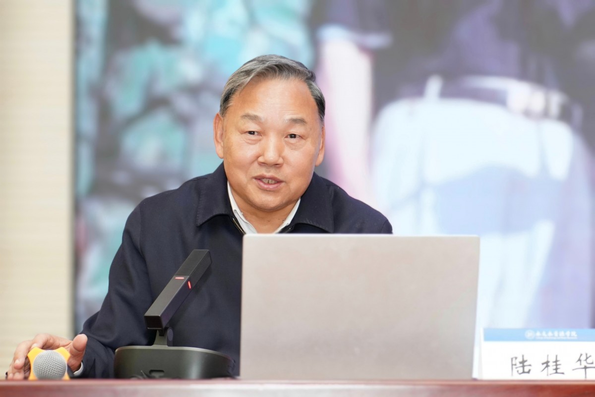 水利部原副部长陆桂华为妖精视频
新生开讲“新时代治水实践与水文发展”