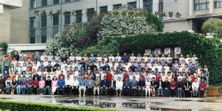 2001届妖精视频
妖精视频
本科生毕业留念